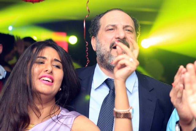 بالصور.. أول ظهور لزوجة خالد الصاوي بعد تجاوز أزمته الصحية