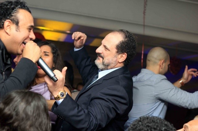 بالصور.. أول ظهور لزوجة خالد الصاوي بعد تجاوز أزمته الصحية