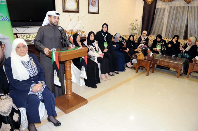مرشح الدائرة الثالثة مهشام البغلي متحدثا للحاضرات