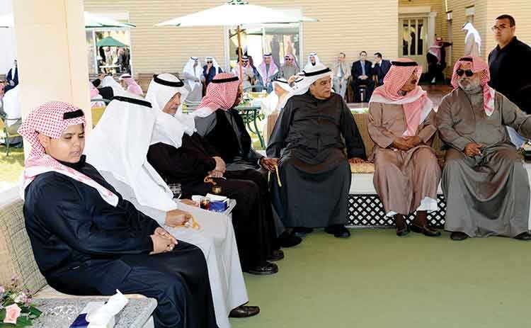 جانب من الحضور في عزايز ﻿