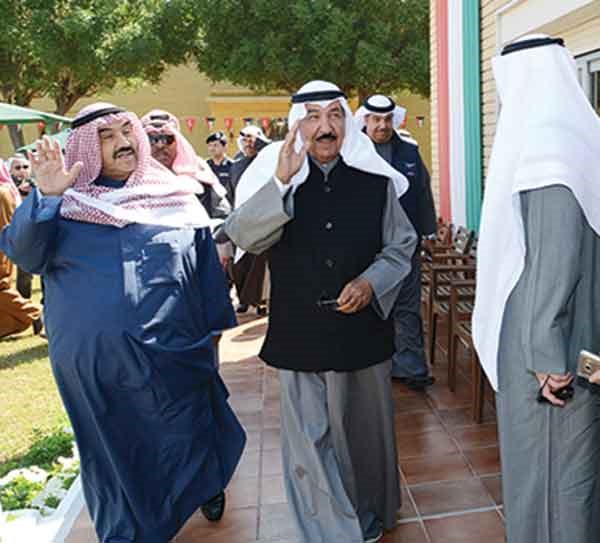 الشيخ جابر العبدالله وسمو الشيخ ناصر المحمد لدى وصولهما ﻿