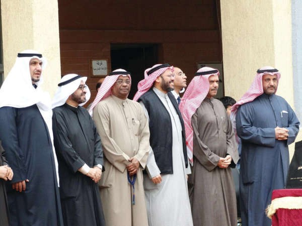 سامي الخرافي متوسطا المكرمين ﻿