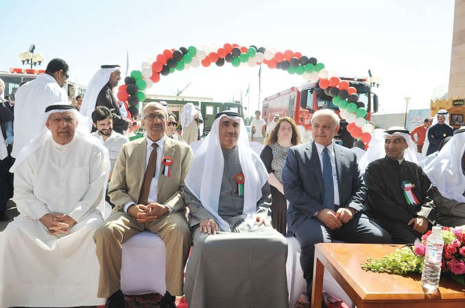 دبدر العيسى ودحسين الانصاري ودانور الشريعان ودعبدالرحيم الذياب في مقدمة الحضور﻿