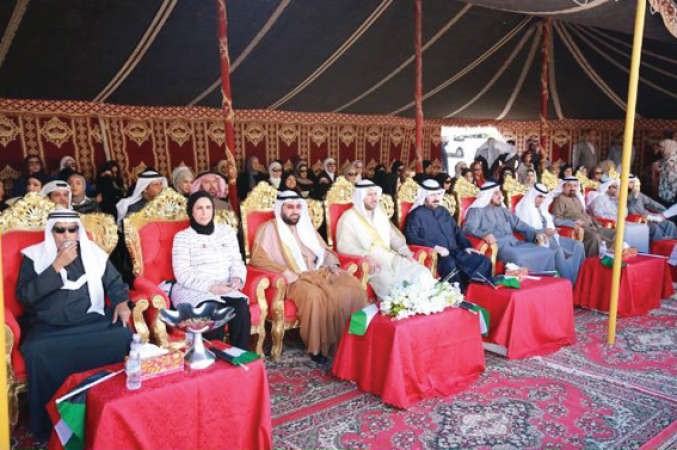 دعلي العمير ومعواطف الغنيم وعدد من قيادات وزارة الاشغال خلال الاحتفال