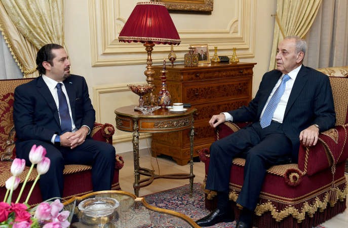 رئيس مجلس النواب نبيه بري مستقبلا الرئيس سعد الحريري في عين التينة مساء امس الاولمحمود الطويل﻿