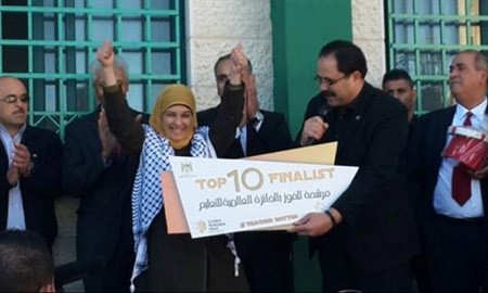 فلسطينية ضمن قائمة «أفضل معلم في العالم»