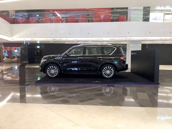 إنفينيتي QX80 تخطف الأضواء في مجمع «الحمرا»