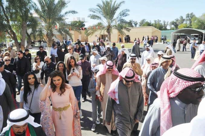 جمع غفير من السفراء والديبلوماسيين وعائلاتهم 