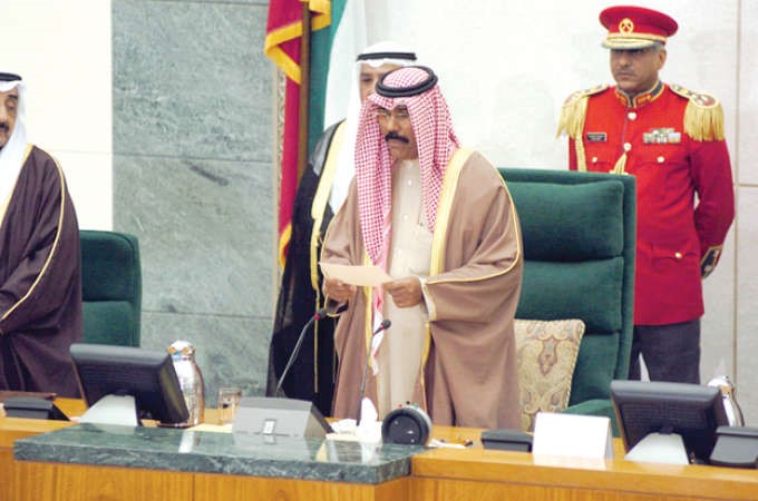 سمو ولي العهد الشيخ نواف الاحمد يؤدي القسم الدستوري في مجلس الامة بعد تزكية سموه وليا للعهد