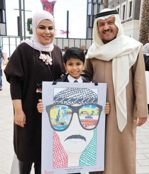 الطالب عبدالوهاب السريع مع والديه ﻿