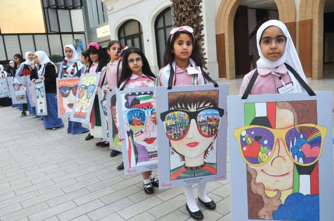 من معرض الرسومات الذي اقيم في الافينوز ﻿