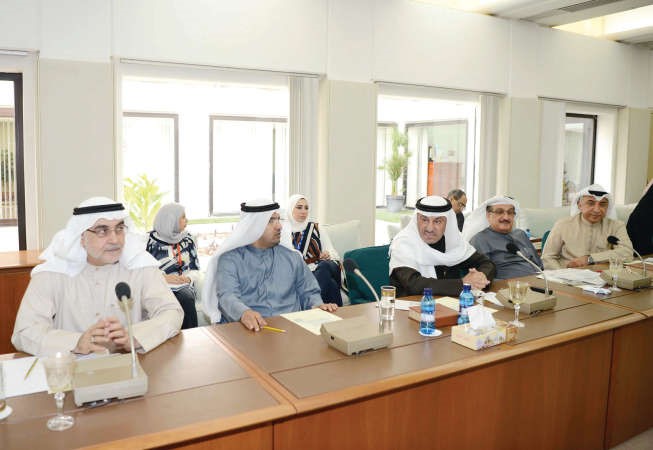 د عبدالحميد دشتي وكامل العوضي ومحمد طنا وسيف العازمي واحمد لاري﻿