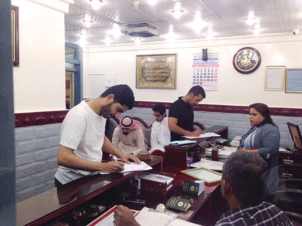 تفتيش على احد المكاتب ﻿