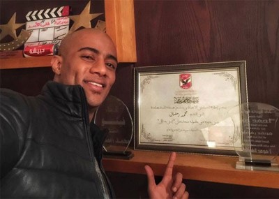بالصور.. محمد رمضان يعثر على شبيهه الفرنسي