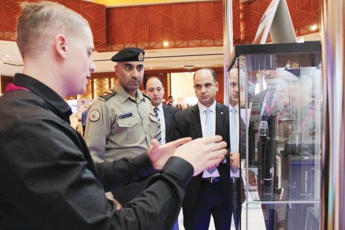شرح لبعض الاجهزة المعروضة 