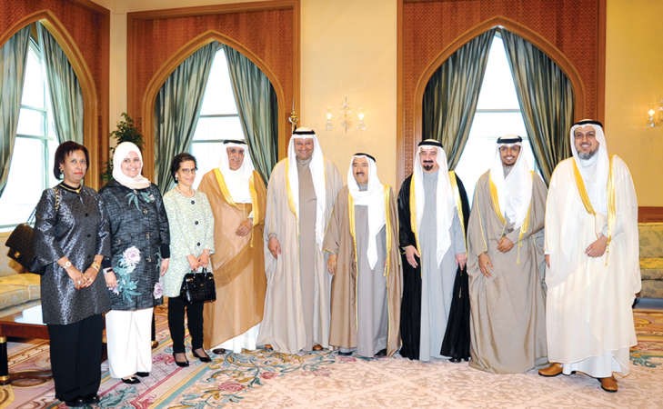  صاحب السمو الامير الشيخ صباح الاحمد مستقبلا د علي العبيدي واعضاء مجلس ادارة هيئة الغذاء والتغذية 
