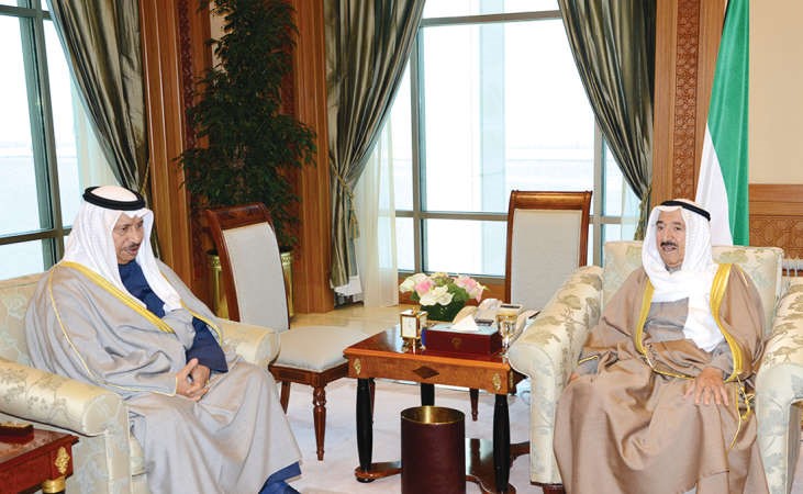  صاحب السمو الامير الشيخ صباح الاحمد مستقبلا سمو رئيس الوزراء الشيخ جابر المبارك 