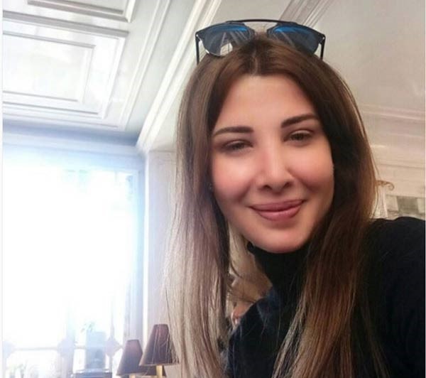 بالصور.. نانسي عجرم في أجازة مع والدتها بروما