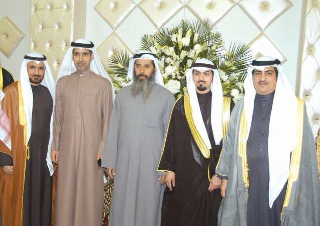 نايف المرداس وظافر المرداس يباركان						محمد هاشم
﻿