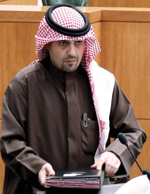 ملفات الاصلاح بيد وزير المالية انس الصالح الذي يواجه معركة شرسة برلمانيا وشعبيا لهيكلة المالية العامة افپ﻿