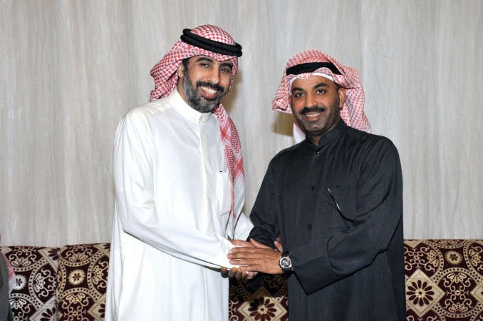  ومع الفنان طارق العلي