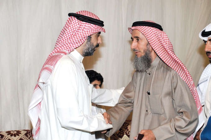 الخميس يتلقى التهاني من الداعية ناظم المسباح
