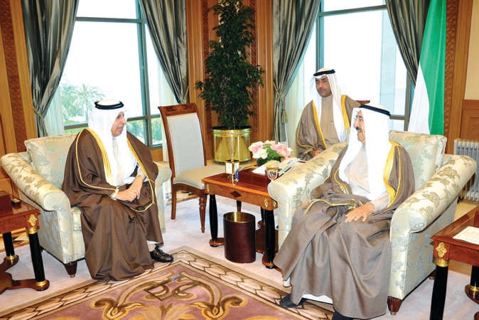 صاحب السمو الامير الشيخ صباح الاحمد مستقبلا السفير دعبدالعزيز الفايز﻿