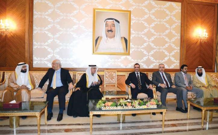 رئيس مجلس الامة مرزوق الغانم والوفد المرافق له لدى مغادرته البلاد وفي وداعه د علي العمير﻿