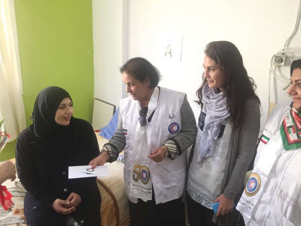  جمعية الهلال الاحمر الكويتي تقدم مساعدات لمرضى سوريين في لبنان
