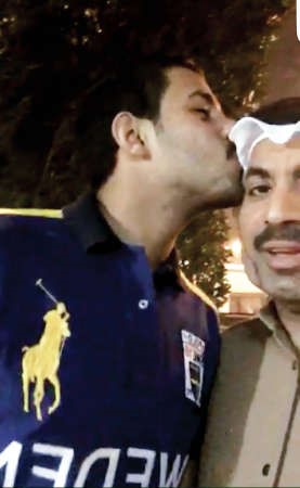 ومقبلا راس العلي﻿