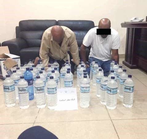 الخمور المحلية المضبوطة في السالمية احيلت الى مكافحة المخدرات