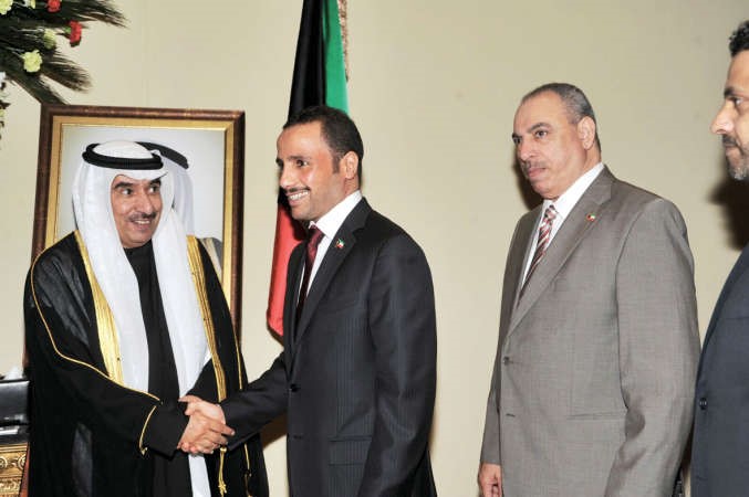 الرئيس مرزوق الغانم يتبادل التهاني مع السفير سالم الزمانان﻿