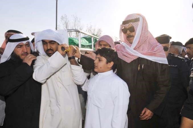 الخالد يتقدم المشيعين﻿