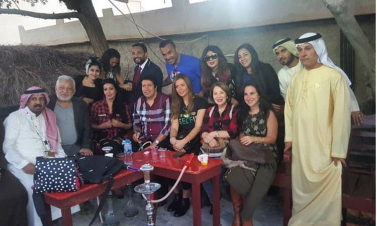 بالصور.. سجائر بوسي تغضب معجبيها 