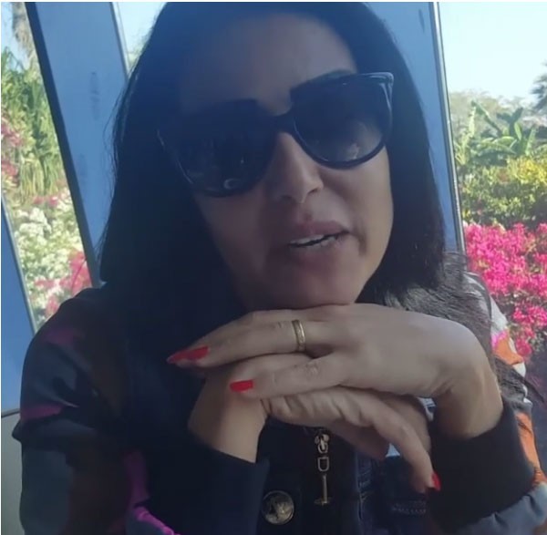 بالصور.. شاهد خاتم زواج سمية الخشاب للمرة الأولى