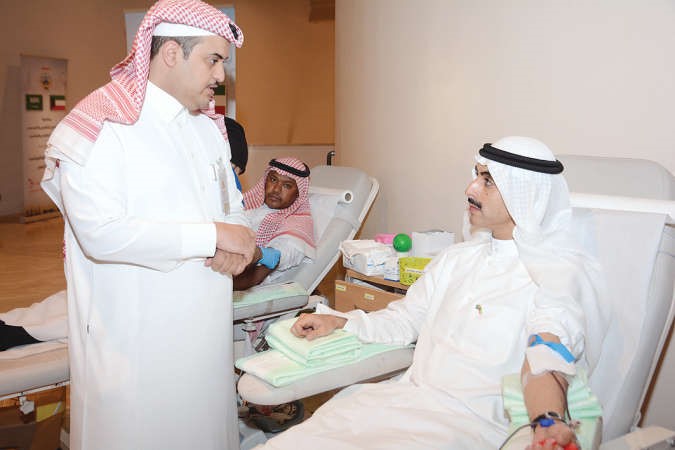 الشيخ ثامر الجابر مشاركا في حملة معكم للتبرع بالدم 