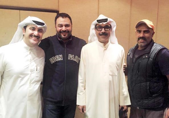 دعيسى العميري وعبدالله الرويشد ومحمد البعيجان اثناء تسجيل الاغنية﻿