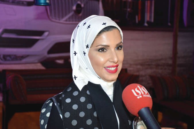 حنان المطوع خلال تقديم الحفل