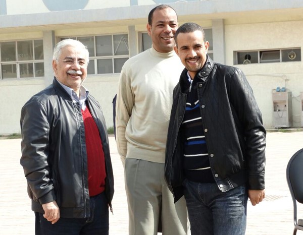 ورئيس قسم الحاسب الالي احمد عبد الغني وعزاز غمري ومعتوق محمد خلال التكريم
