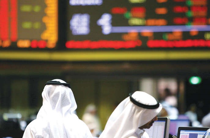على الرغم من وجود صفقات بالمليارات في طريق البورصة الكويتية فان المؤشرات ترتفع قليلا والسيولة تتراجع 50 ﻿