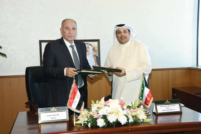 الصانع والزند يتبادلان وثائق اتفاقية التعاون القضائي 
