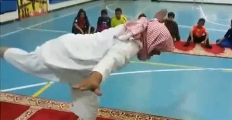 بالفيديو.. مسن خليجي يؤدي تدريبات رياضية صعبة بطريقة طريفة