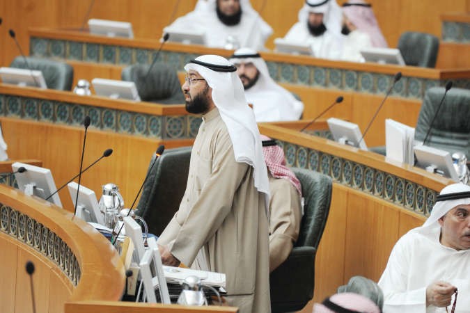 دعلي العمير متحدثا