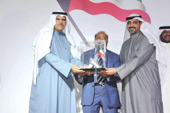 العبدالله والحمود يكرمان خالد الحربان ﻿
