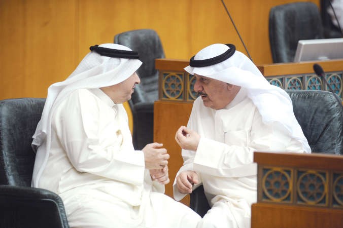 حديث بين عيسى الكندري وممحمد الهدية