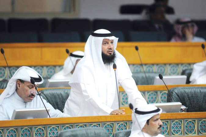 داحمد مطيع متحدثا