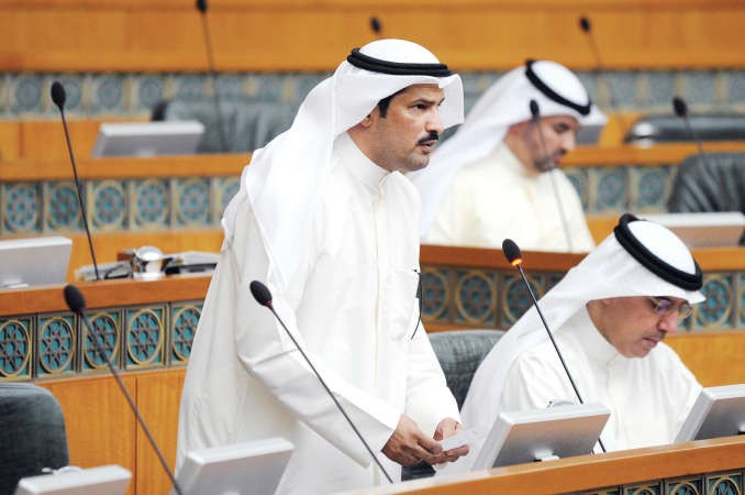 عبدالله العدواني متحدثا