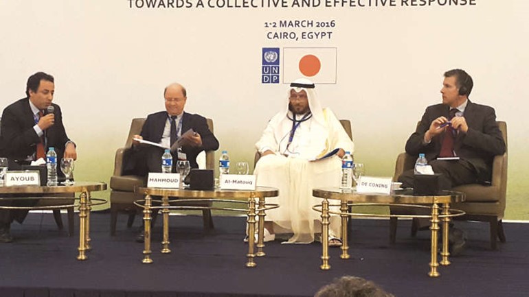 د عبدالله المعتوق ملقيا كلمته في الاجتماع﻿