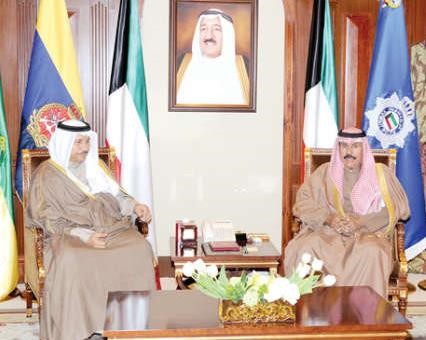 سمو ولي العهد الشيخ نواف الاحمد مستقبلا سمو رئيس الوزراء الشيخ جابر المبارك﻿