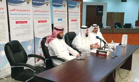القوى العاملة تنظم ندوات توعوية في إدارات العمل